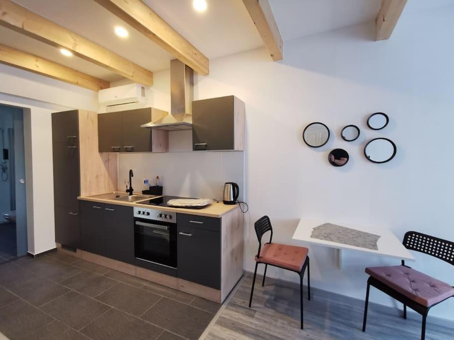 Altstadt-Apartment & Fewo Og Fuer Max 3 Pers Халденслебен Екстериор снимка